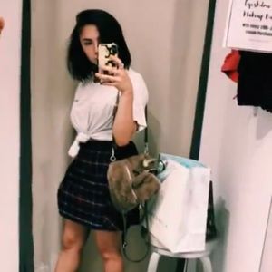 Meet your Posher, Camila